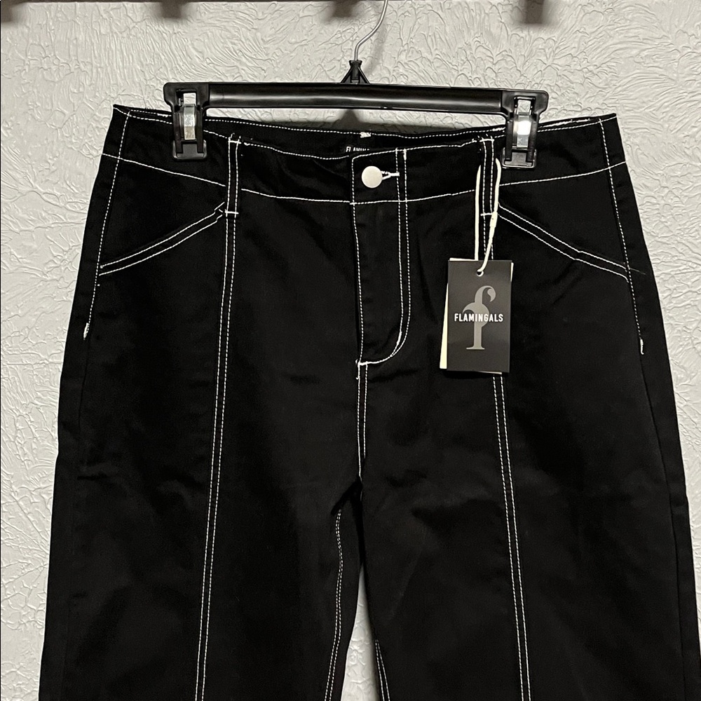 Flamingals Black Wide-Leg Cropped Jeans with White Stitching Large NWT - Picture 5 of 8